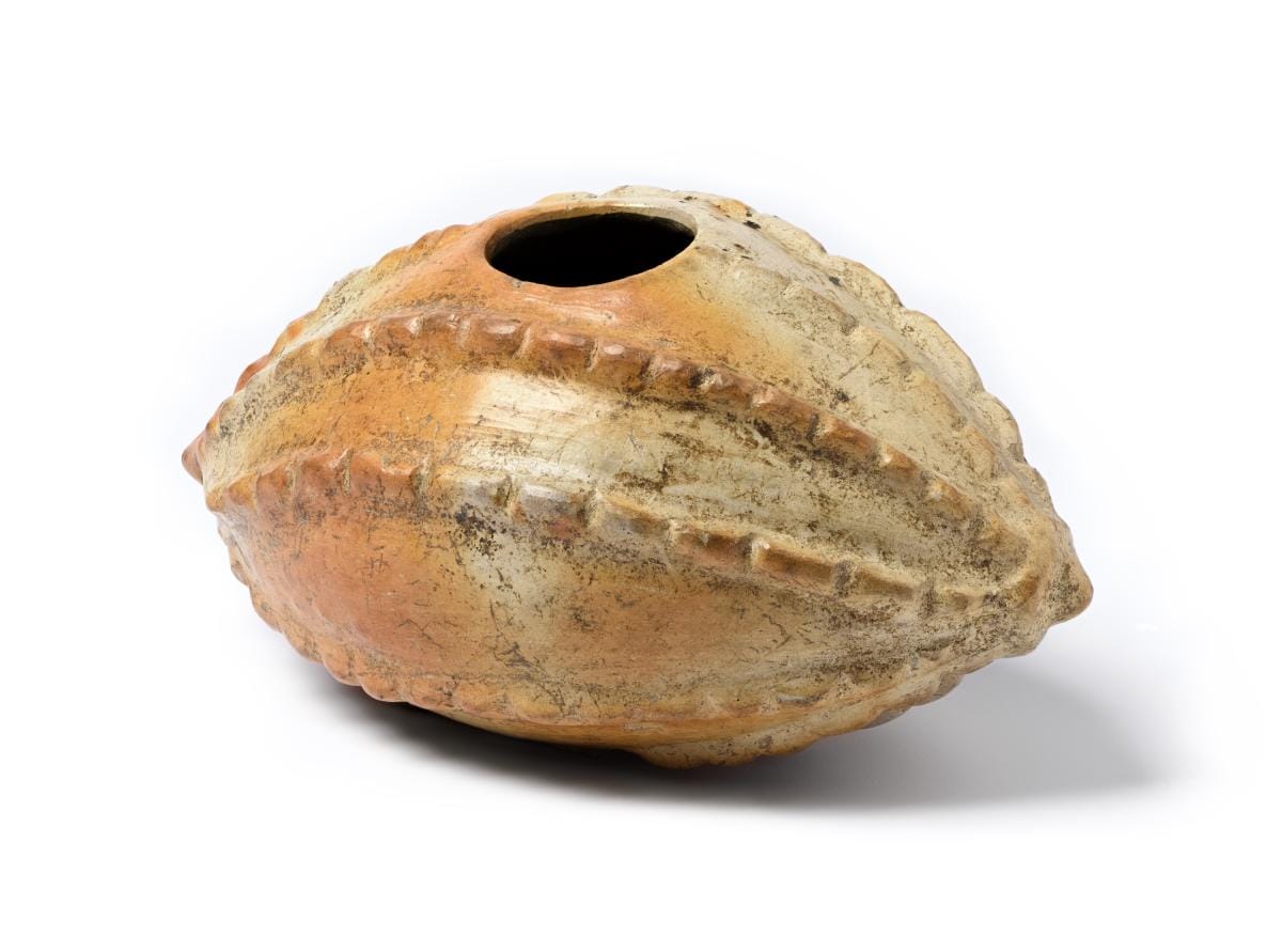 Cacao Pod Vessel, 300-600, Maya, slip-painted ceramic, 5 3/10 x 3 x 3 1/5 in. (13.5 x 7.6 x 8.2 cm),Los Angeles County Museum of Art, purchased with funds provided by Camilla Chandler Frost (M.2010.115.739)photo © Museum Associates/LACMA