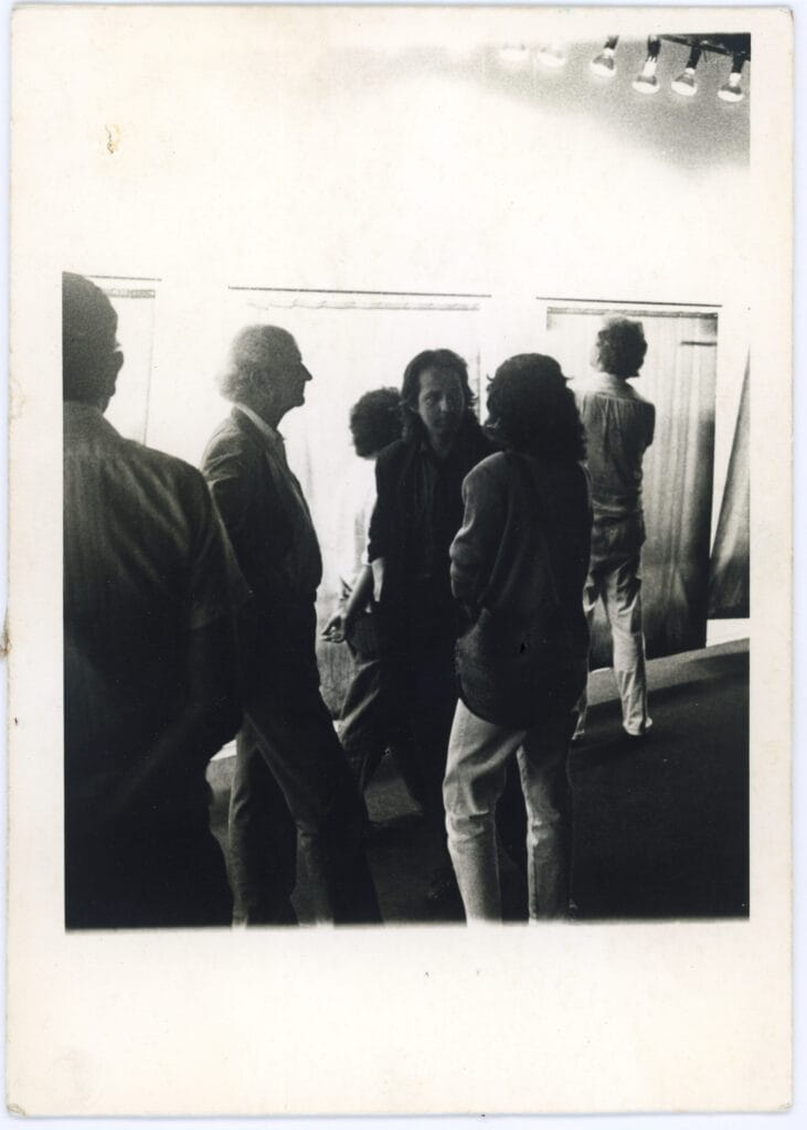 Oscar Muñoz at the opening of his exhibition at the Center of the Miraflores Municipality, Lima, Peru, with Fernando De Szyszlo, 1987.